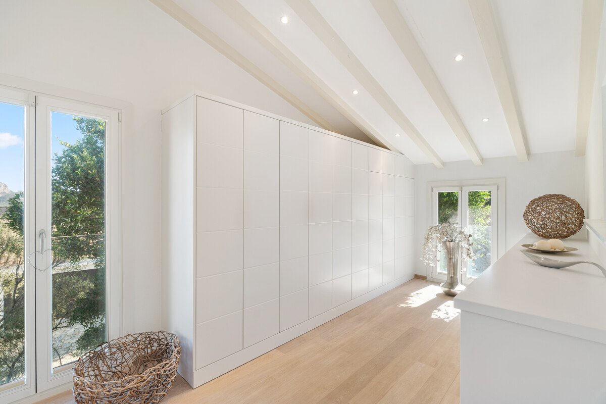 Exclusive Beach House Villa with Harbor and Sea Views in Port Andratx - Image 10