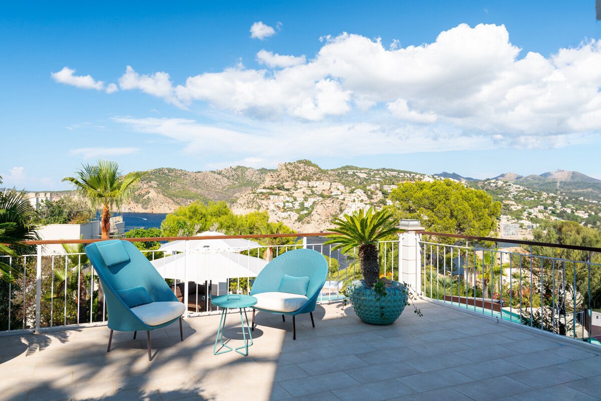 Exklusive Beachhouse-Villa mit Hafen- und Meerblick in Port Andratx - Bild 2