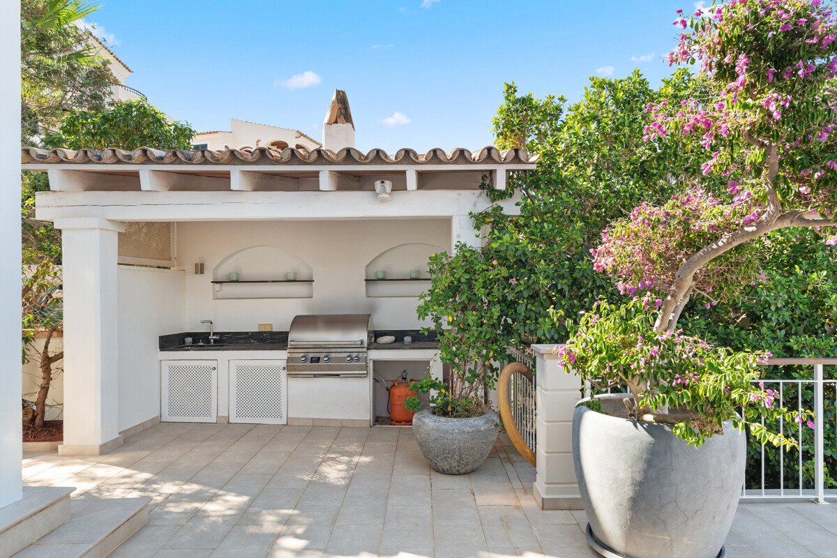 Exklusive Beachhouse-Villa mit Hafen- und Meerblick in Port Andratx - Bild 3