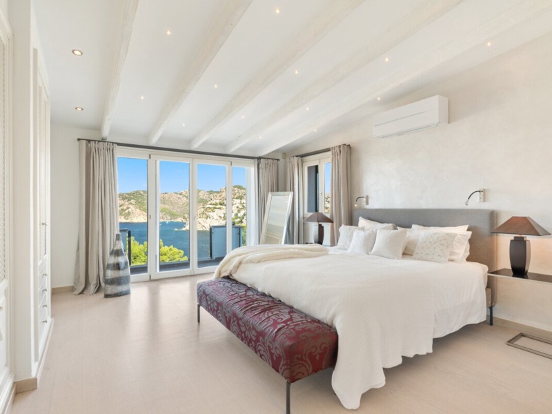 Exclusive Beach House Villa with Harbor and Sea Views in Port Andratx - Port d'Andratx - 4 Bedrooms, 387 m²