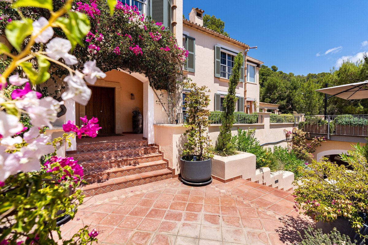 Mediterrane Villa im Fincastill mit atemberaubenden Meerblick in Camp de Mar - Bild 4
