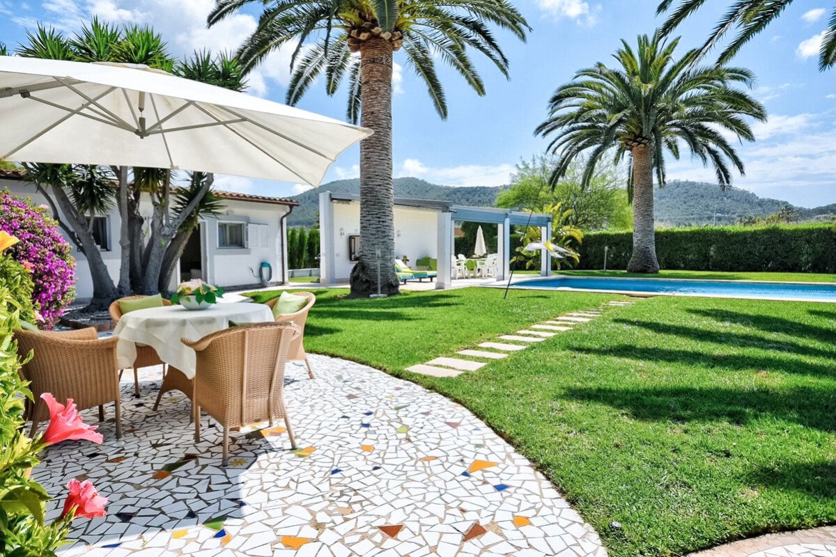 Oasi di palme in posizione privilegiata! Incantevole finca a due passi dal porto - Immagine 3