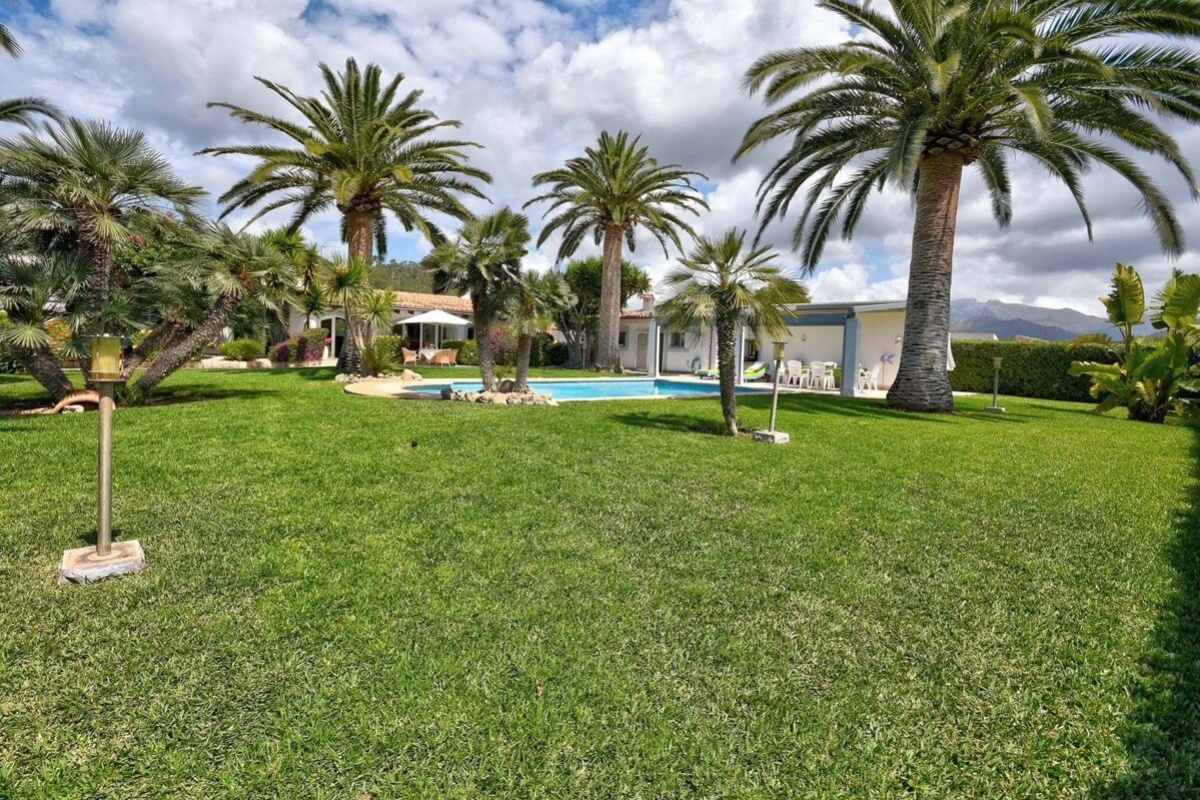 Palm Oasis in Prime Location! Idyllic Finca Within Walking Distance to the Harbor - Image 16
