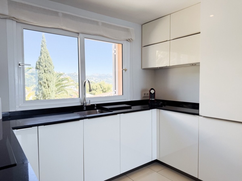 Exclusive Coastal Jewel Penthouse on the Frontline with Direct Sea Access - Exclusive at Thomas Mallorca Real Estate - Port d'Andratx - 2 Bedrooms, 75 m²