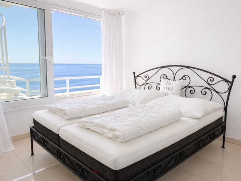 Exclusive Coastal Jewel Penthouse on the Frontline with Direct Sea Access - Exclusive at Thomas Mallorca Real Estate - Port d'Andratx - 2 Bedrooms, 75 m²