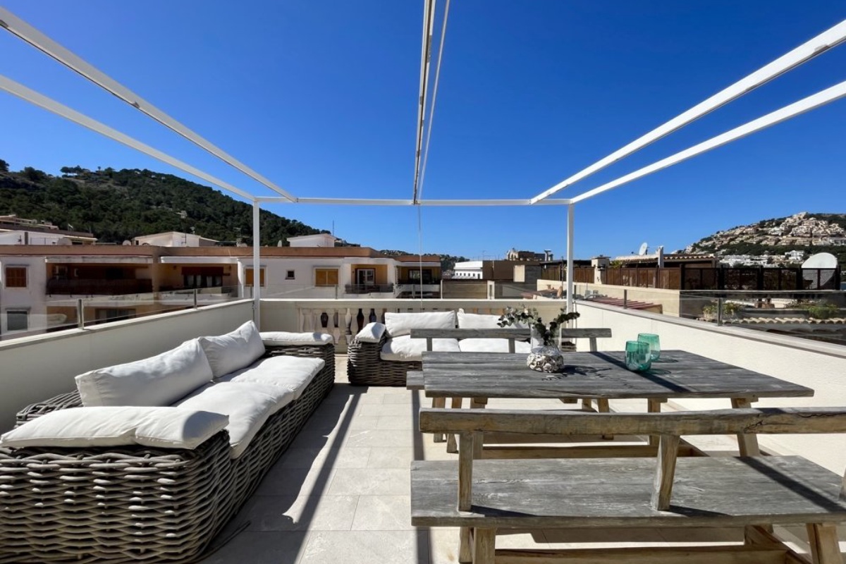 Großzügige Penthousewohnung mit Hafenblick im Herzen von Port d'Andratx - Bild 3
