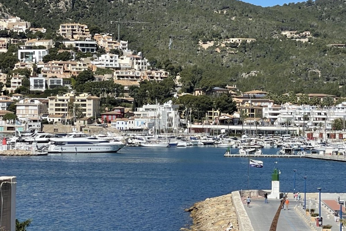 Großzügige Penthousewohnung mit Hafenblick im Herzen von Port d'Andratx - Bild 4