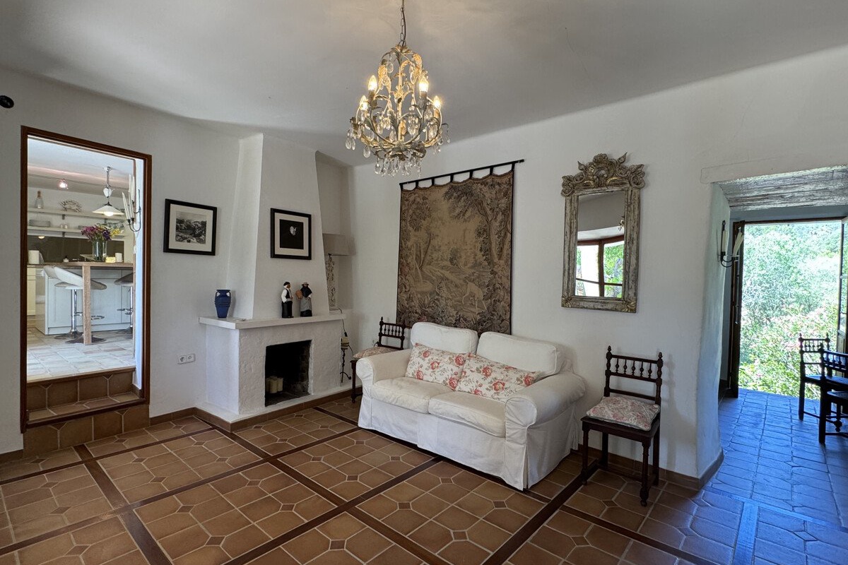Entzückende 3 Schlafzimmer Finca in dem malerischen Dorf von S'Arraco - Bild 8