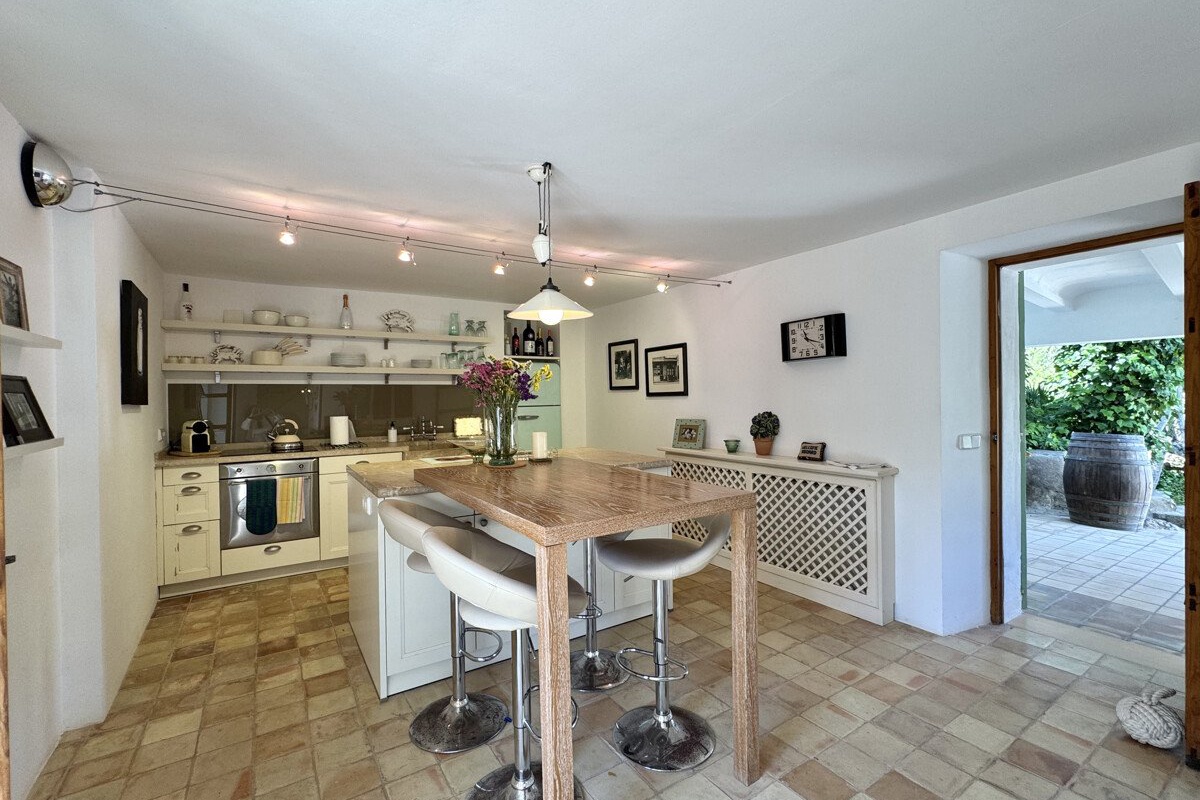 Entzückende 3 Schlafzimmer Finca in dem malerischen Dorf von S'Arraco - Bild 10