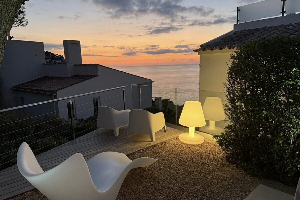Prime Location in Port Andratx – Stylish Apartment with Garden, Chill-out Area, and Stunning Sea Views - Image 22